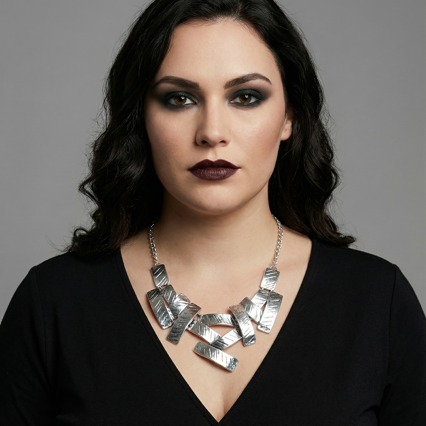 Artisan Carved Style Statement Necklace (Gold or Silver)