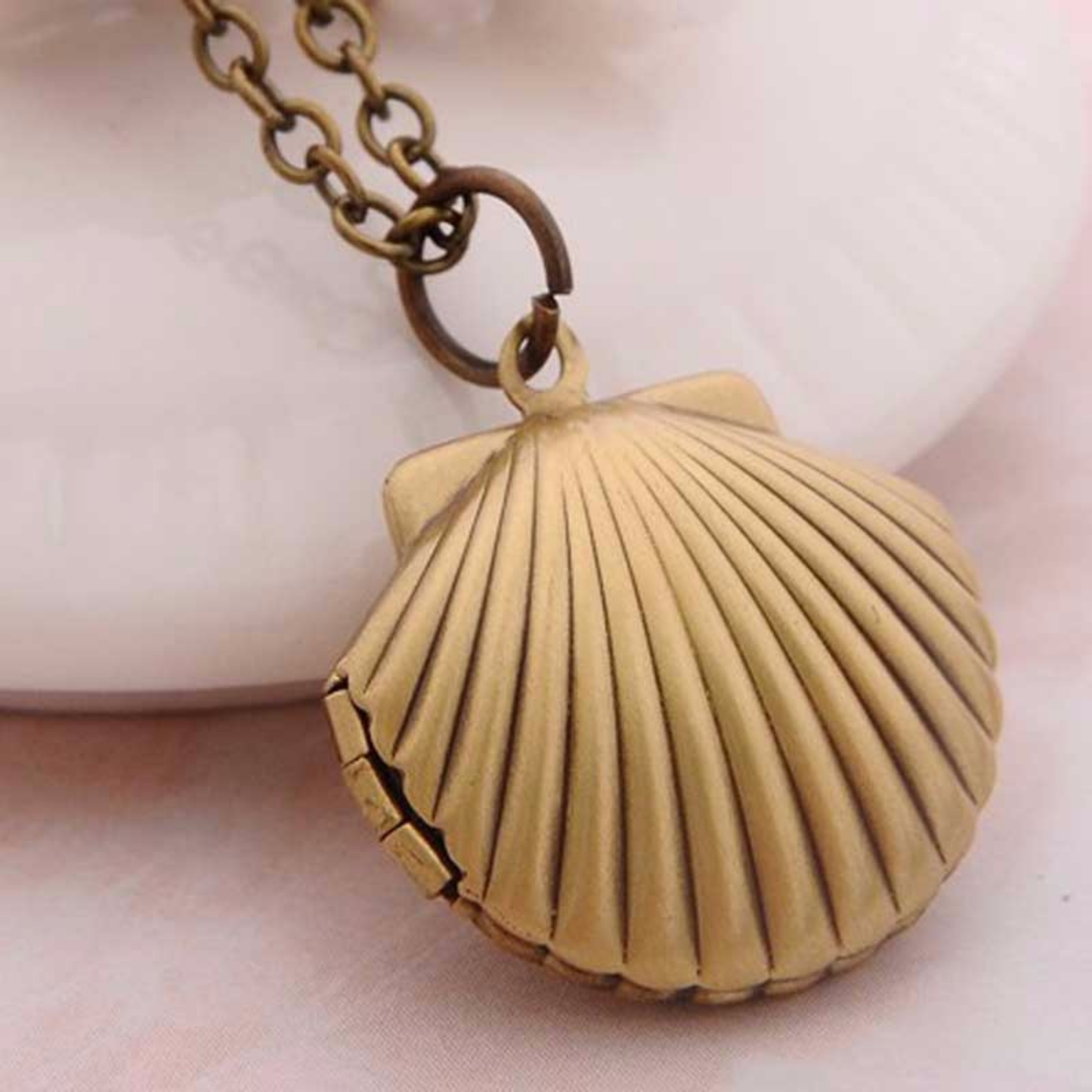 Bronze Seashell Locket Pendant Necklace | Vintage Ocean-Inspired Charm