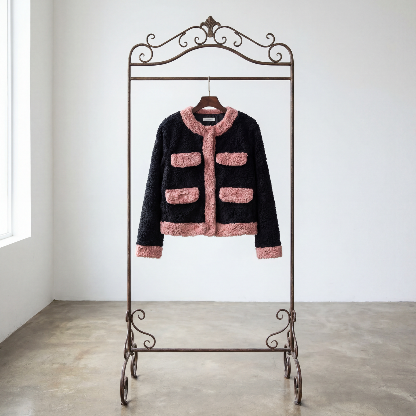 Chic Long Sleeve Faux Fur Jacket with Pocket Details | Soft, Stylish Winter Essential