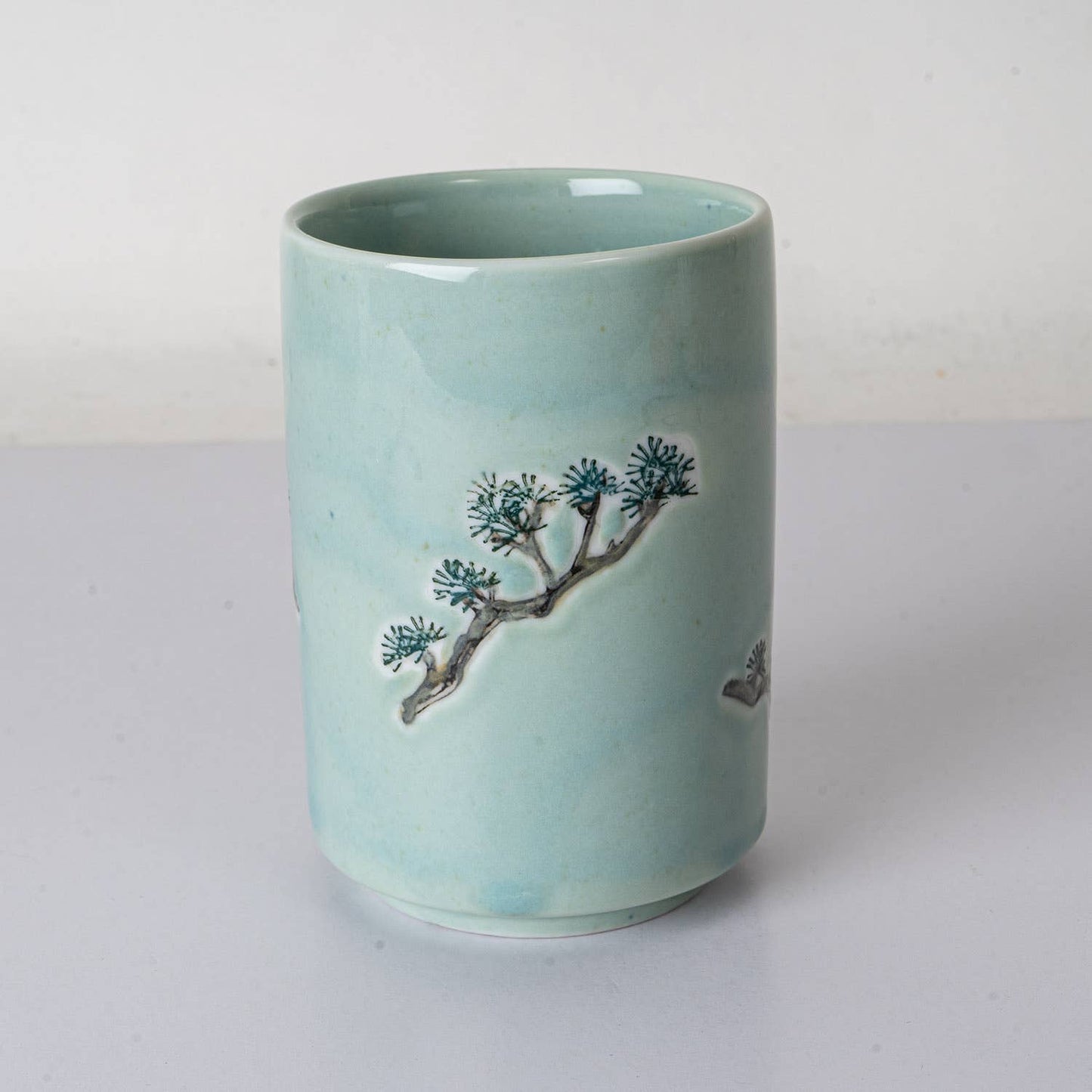 Japanese Crane Yunomi Tea Cup – Porcelain with Reactive Glaze | Gift for Tea Lovers | 10oz