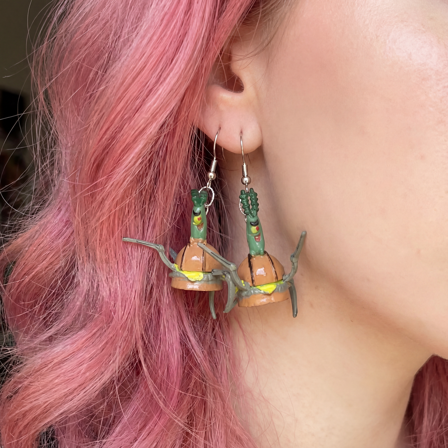 Plankton Stealing the Krabby Patty Earrings | Funny Spongebob Squarepants