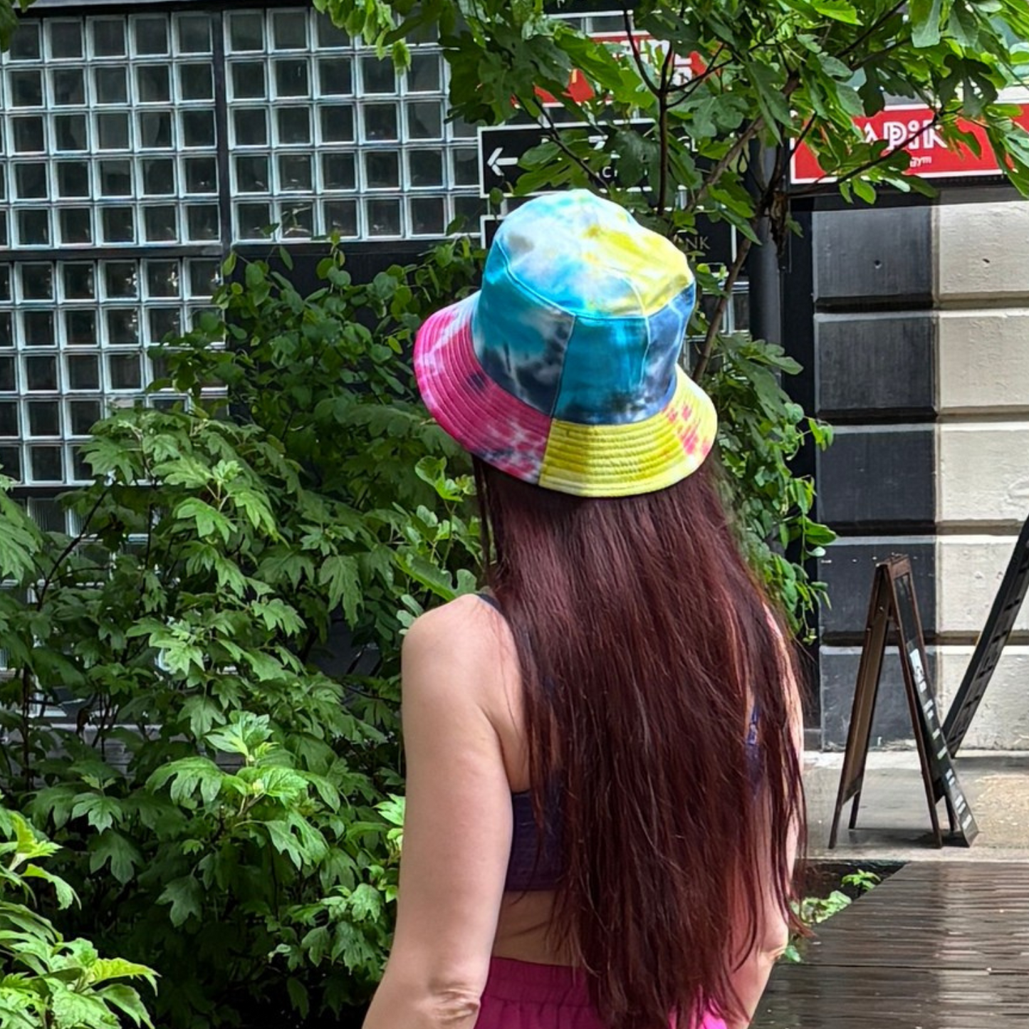 Tie-Dye Bucket Hat in Pink and Green '90s Style Retro Gen Z Aesthetic