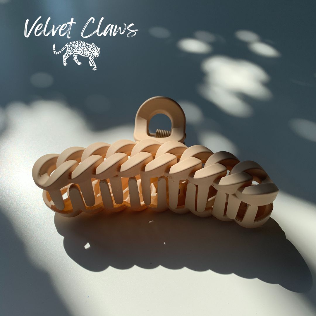 Velvet Claws Hair Clip | The Chain in Sweet Milk | Claw Clip in Velvet Travel Bag