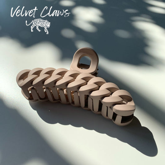 Velvet Claws Hair Clip | The Chain in Toasted Marshmallow | Claw Clip in Velvet Travel Bag