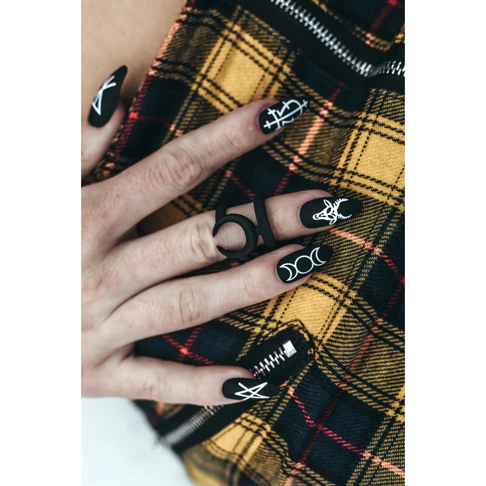 Bad Witch Nailz | Press On Nail Kit Includes 24 Nails