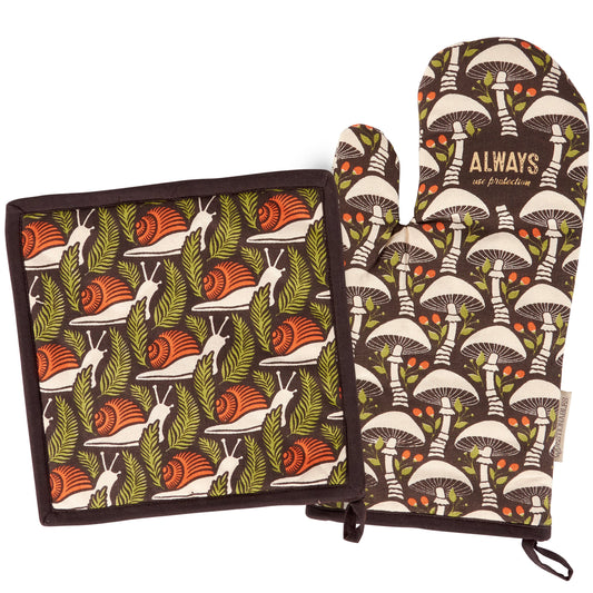 Set of pot holder and oven mitt with nature-themed designs on a white background