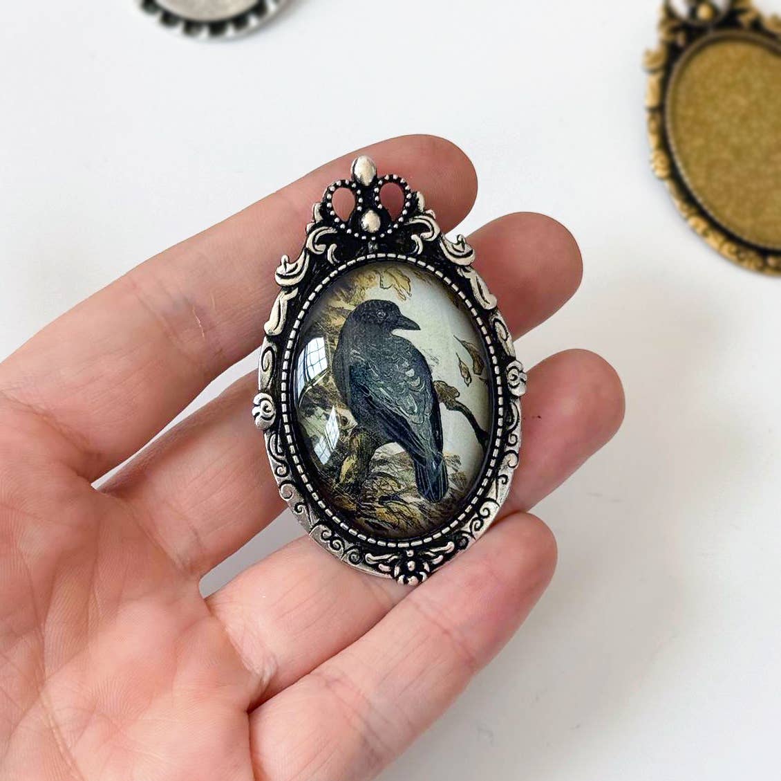 Antique Crow Cameo Art Brooch in Vintage Silver