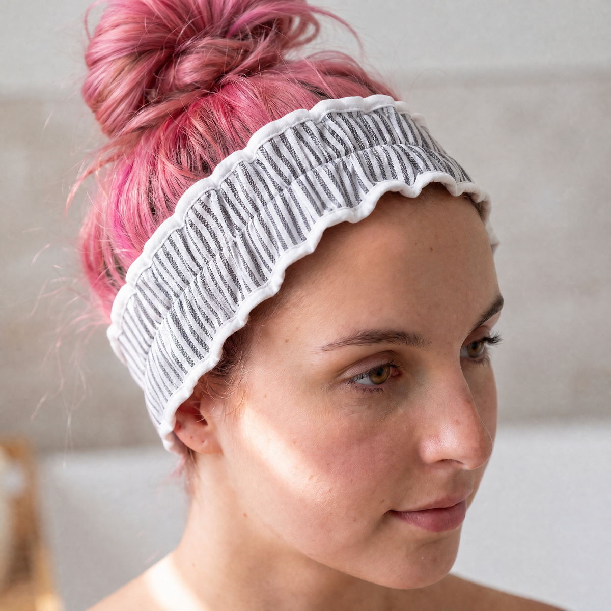 Black Seersucker Spa Headband | Hair Band for Skincare Facial After Shower-Bella-The Bullish Store