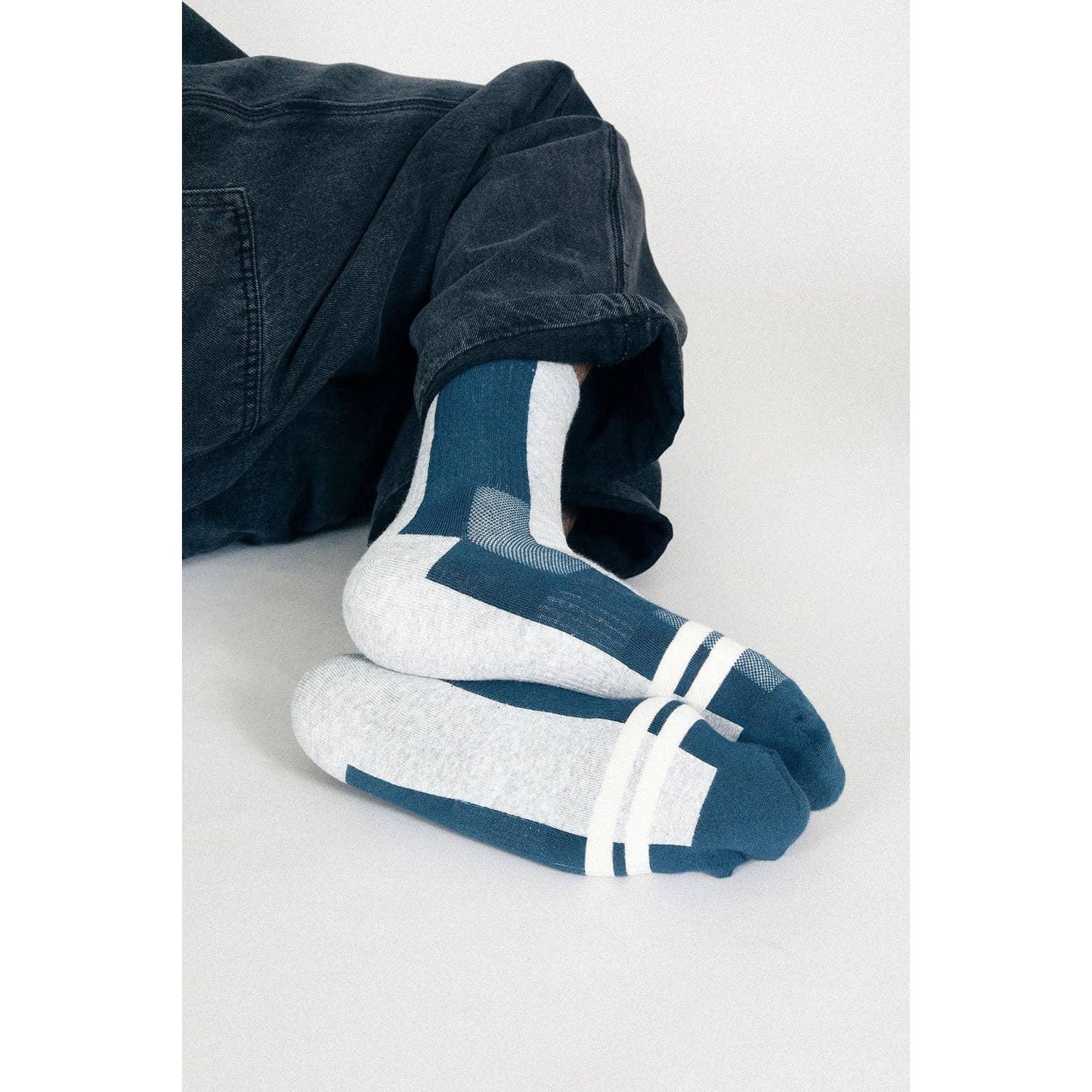 Bower Crew Socks in Navy | Men's Cushioned Crew Socks with Arch Support | Breathable Cotton Socks Size 9–12