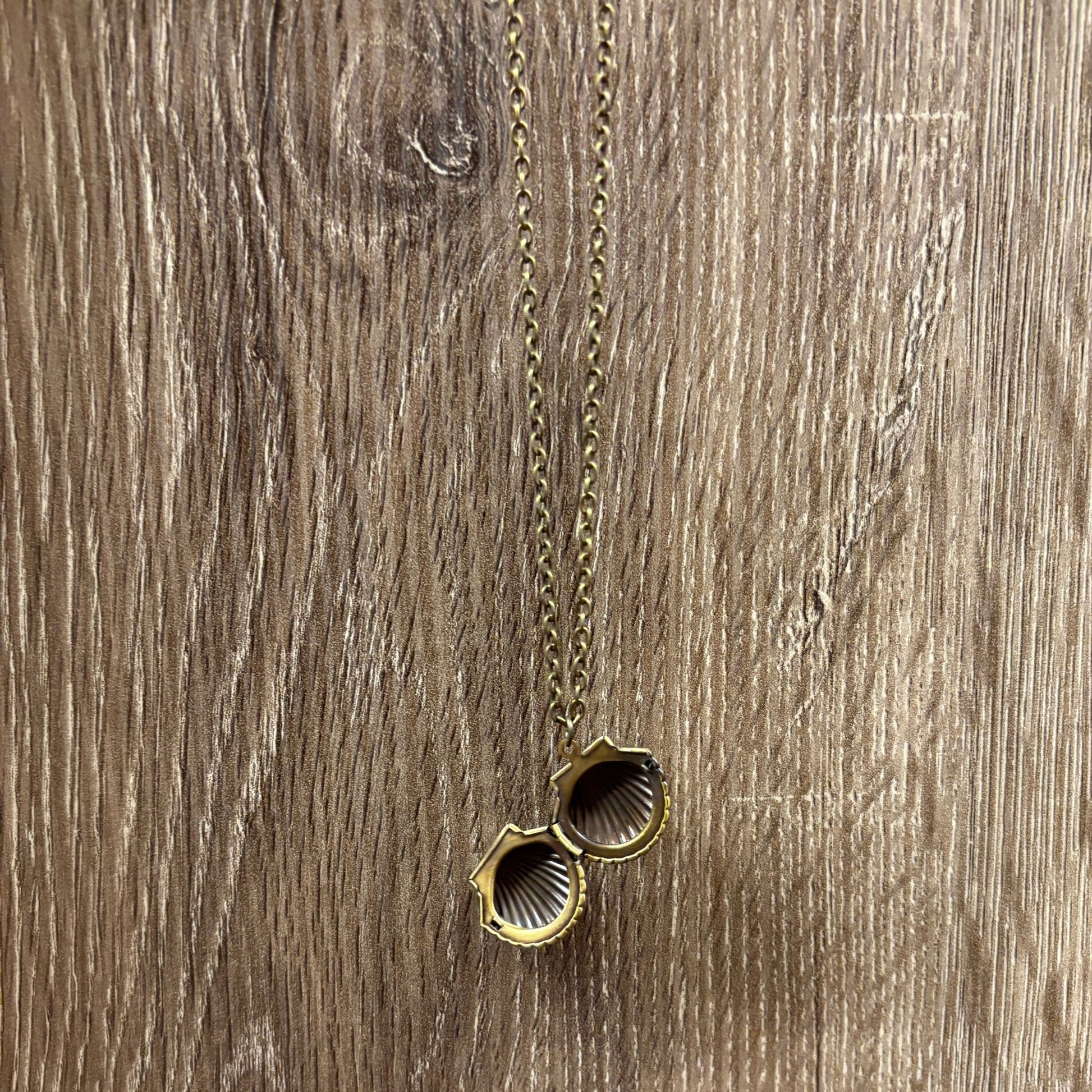 Bronze Seashell Locket Pendant Necklace | Vintage Ocean-Inspired Charm