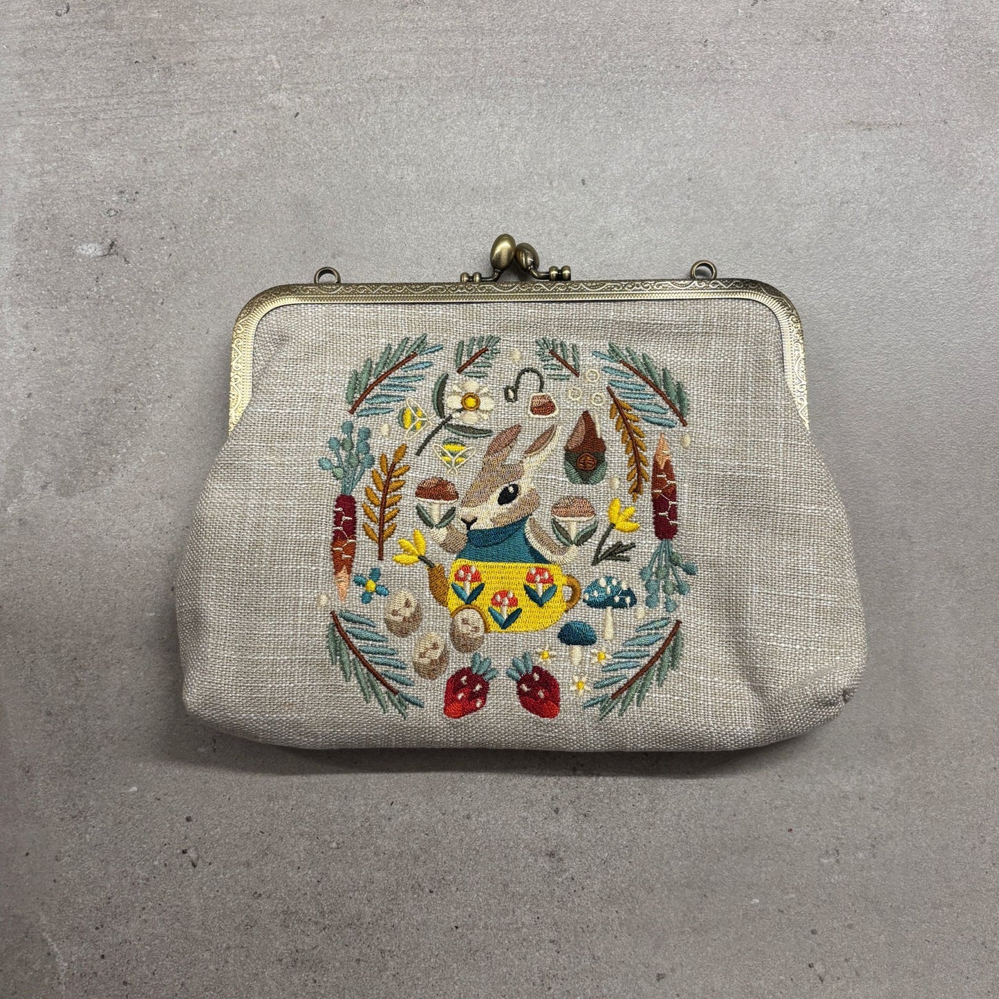 Bunny Kisslock Bag in Linen | Embroidered Design Handheld Shoulder Bag