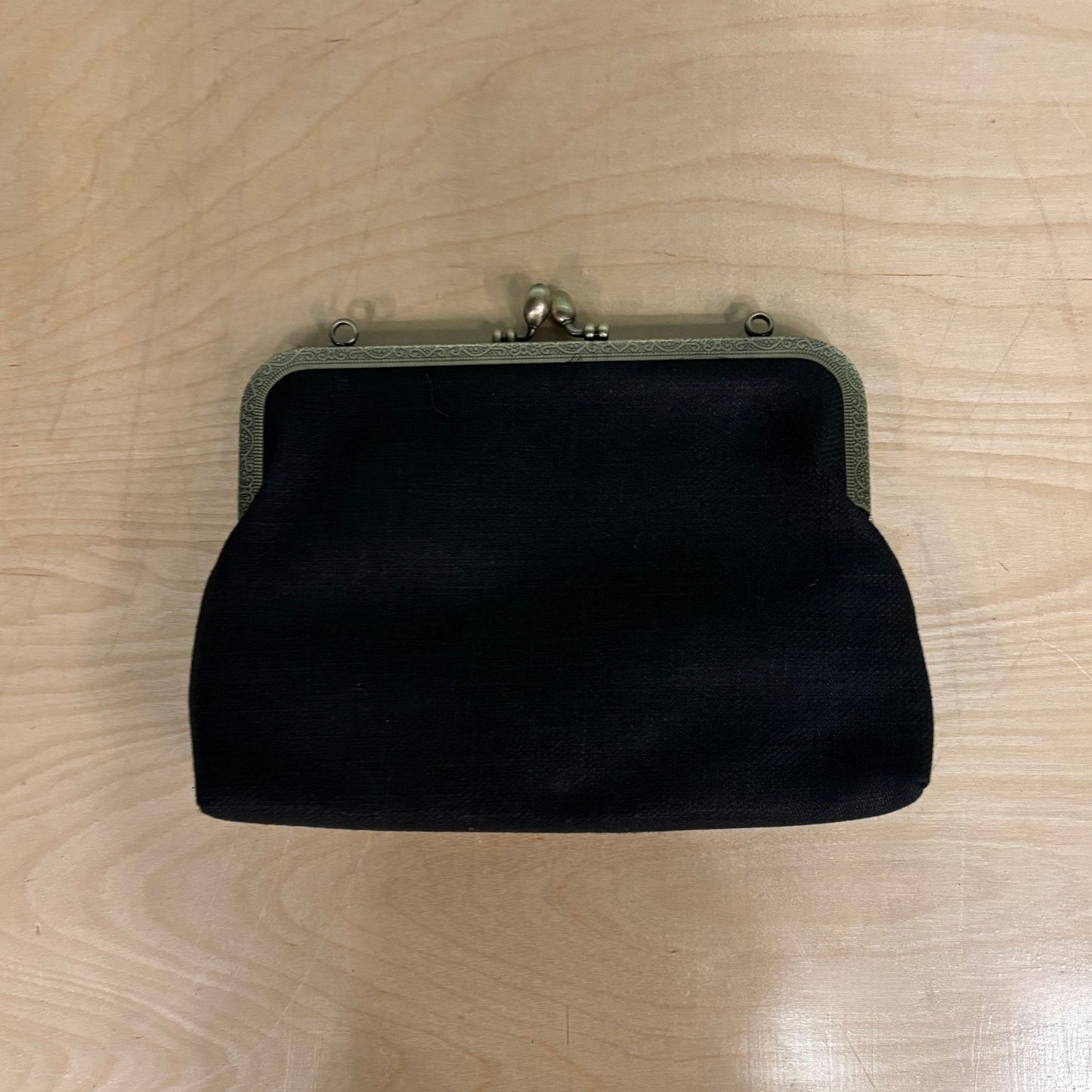 Butterfly Vintage Kisslock Bag | Embroidered Retro Handbag with Chain Strap