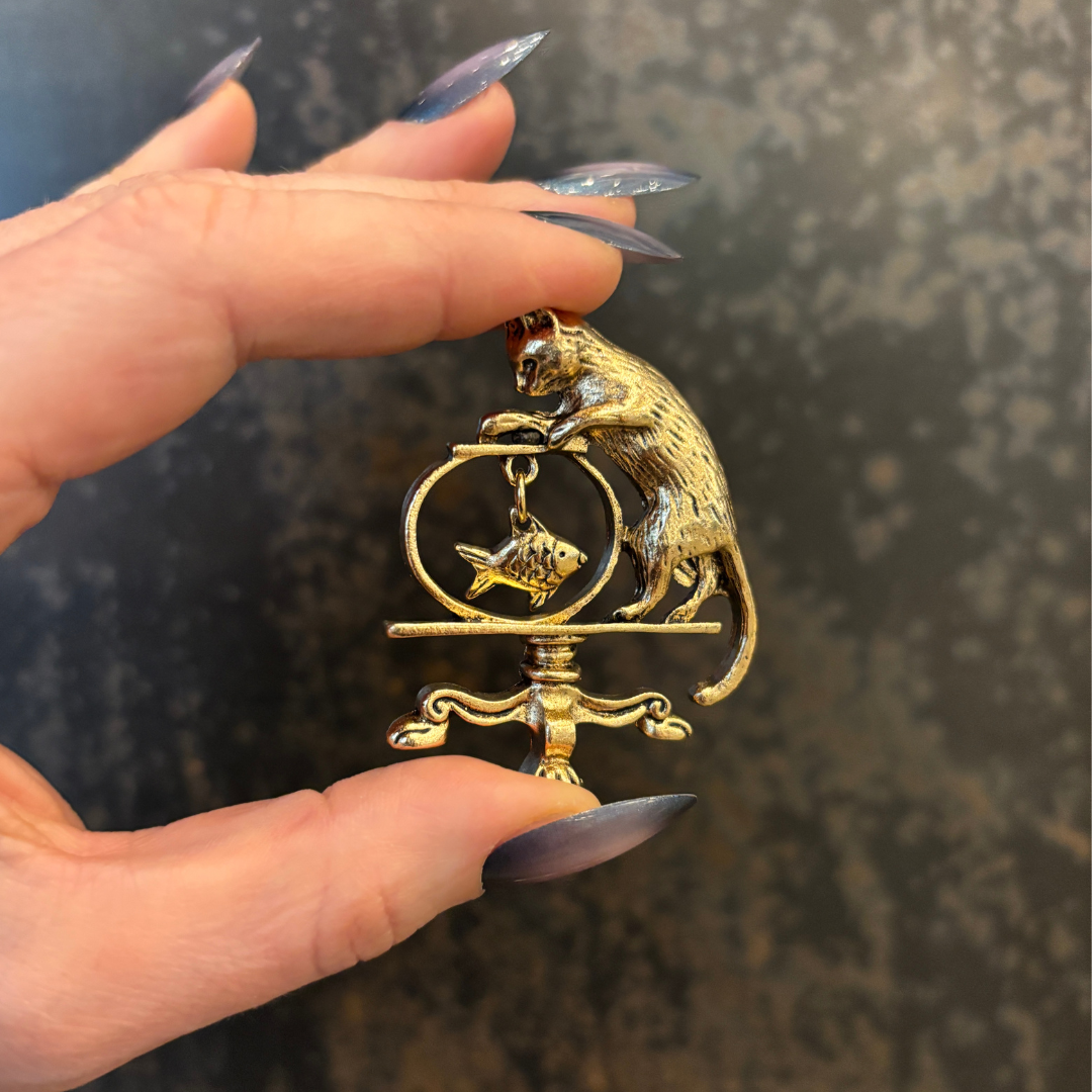 Classic Brooch Collection in Metal Alloy [8 Style Options]