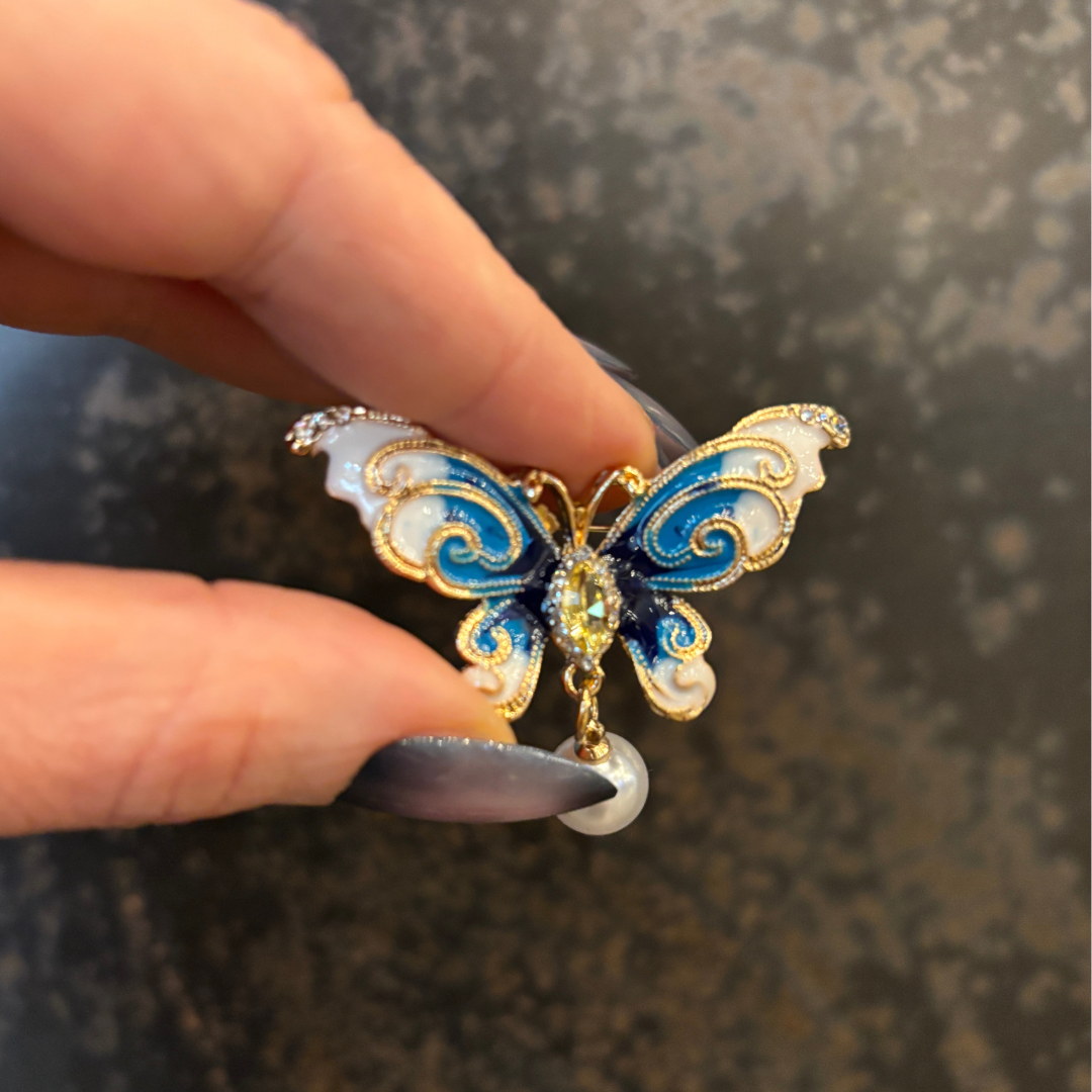 Classic Brooch Collection in Metal Alloy [8 Style Options]