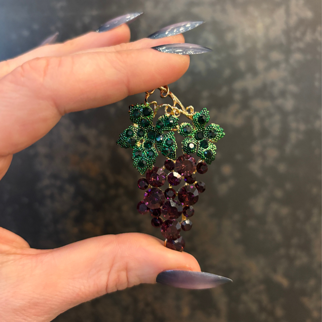 Classic Brooch Collection in Metal Alloy [8 Style Options]