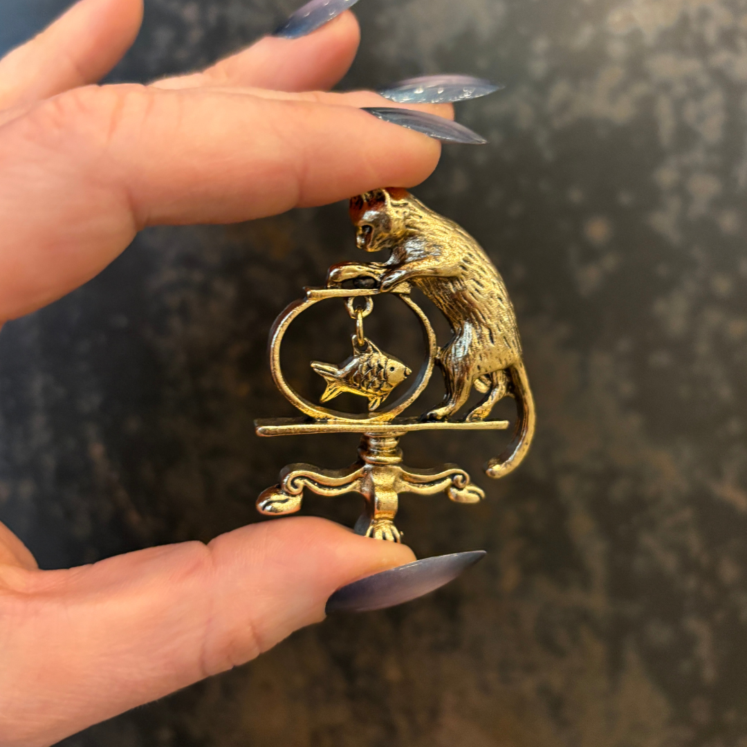 Classic Brooch Collection in Metal Alloy [8 Style Options]