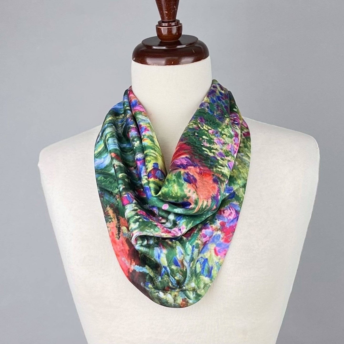 Claude Monet Alice Gardens Pre-Tied Necklace Style Scarf with Magnetic Closure