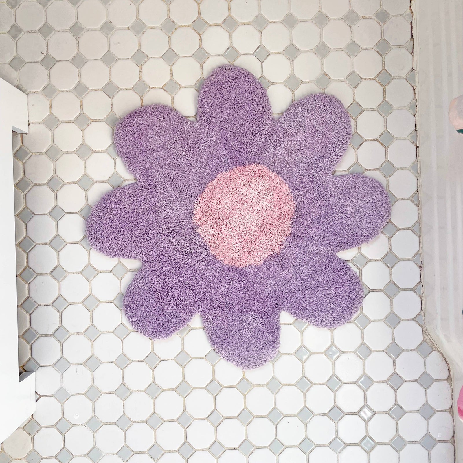 Daisy Ultrasoft Rug in Lavender | Floorcloth Covering | Decorative Wall Mat | 25"