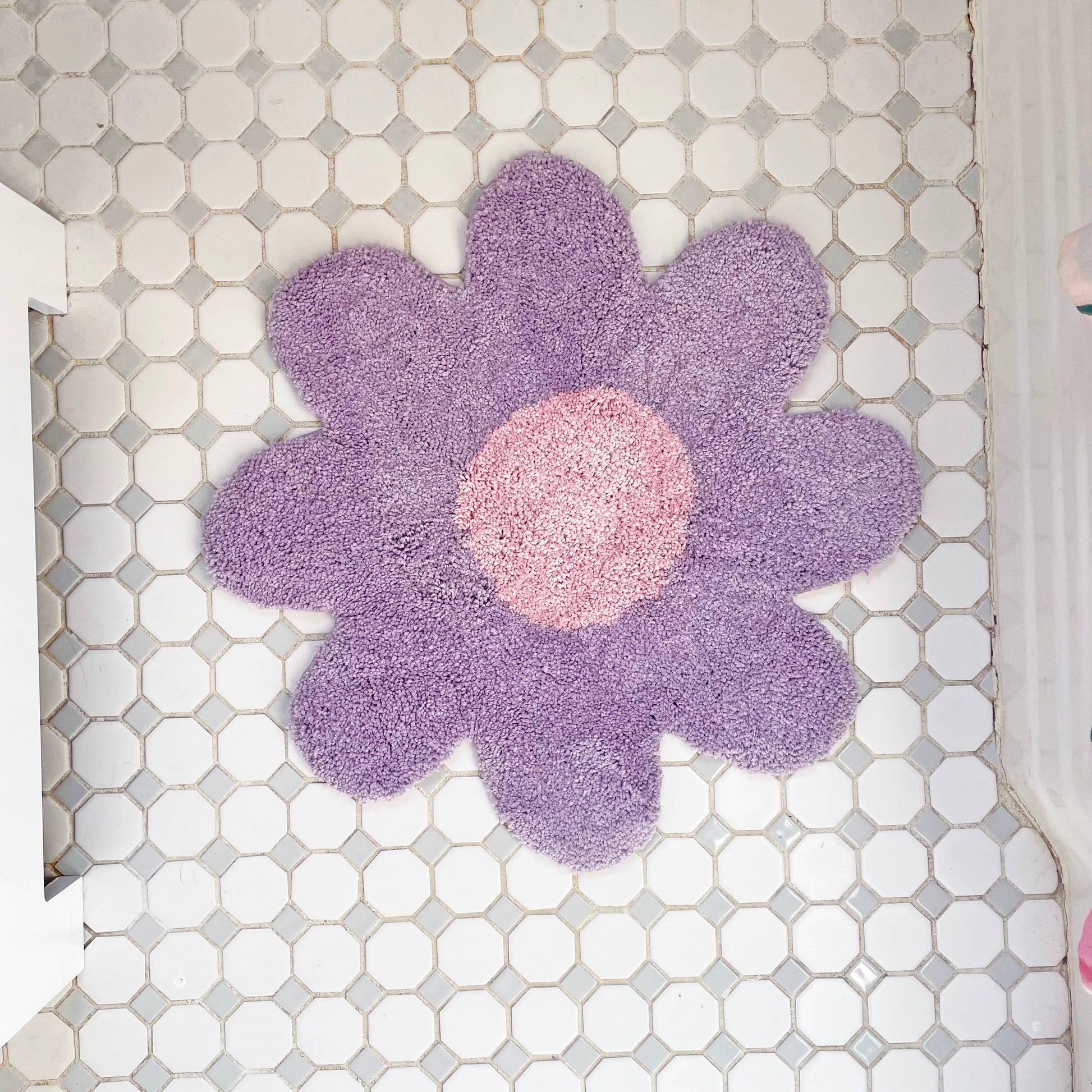 Daisy Ultrasoft Rug in Lavender | Floorcloth Covering | Decorative Wall Mat | 25"