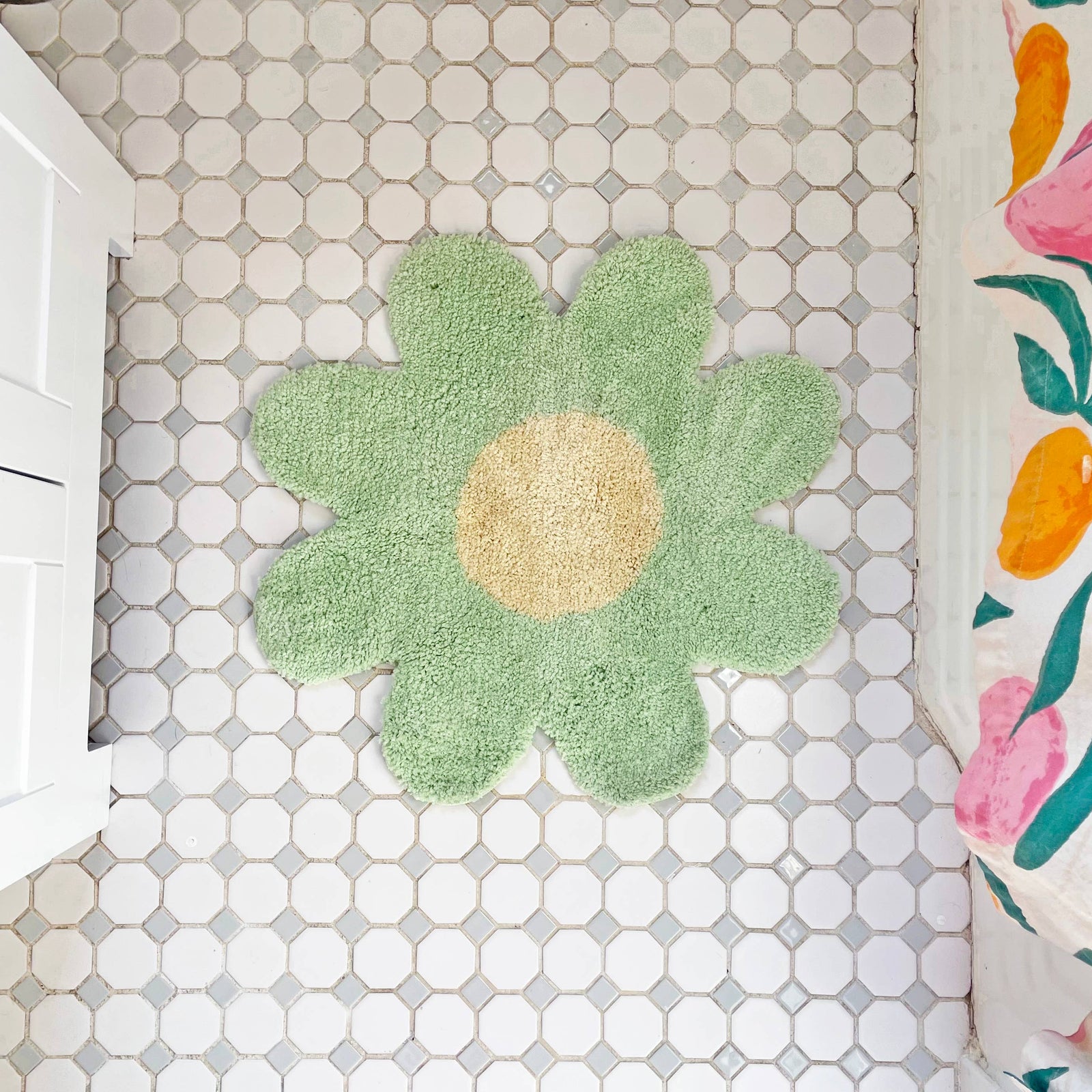 Daisy Ultrasoft Rug in Pistachio | Flower Shaped Slip Resistant Door Mat | 25"