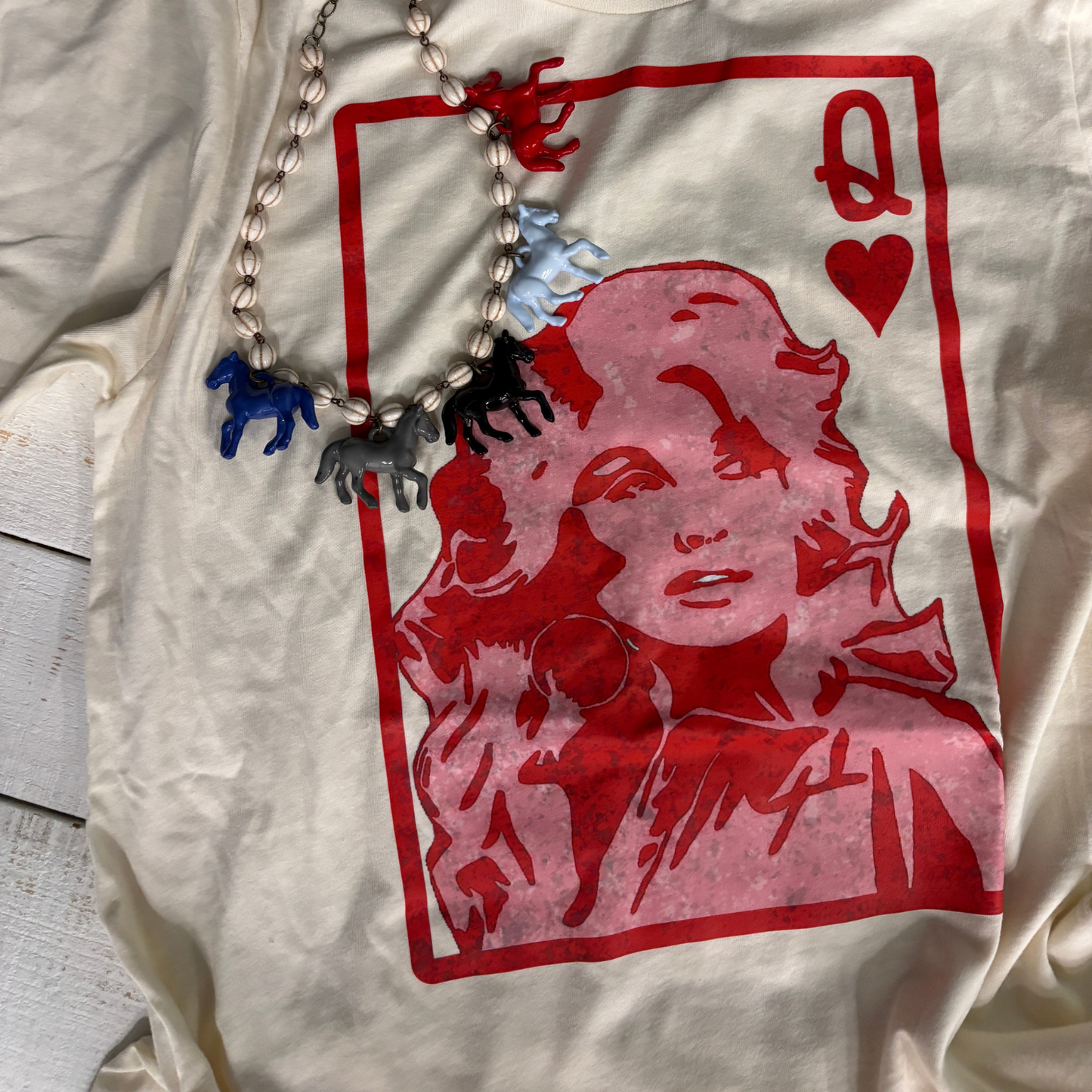 Dolly Queen of Hearts Graphic Tee Shirt in Cream/Natural [Sizes S-2XL]