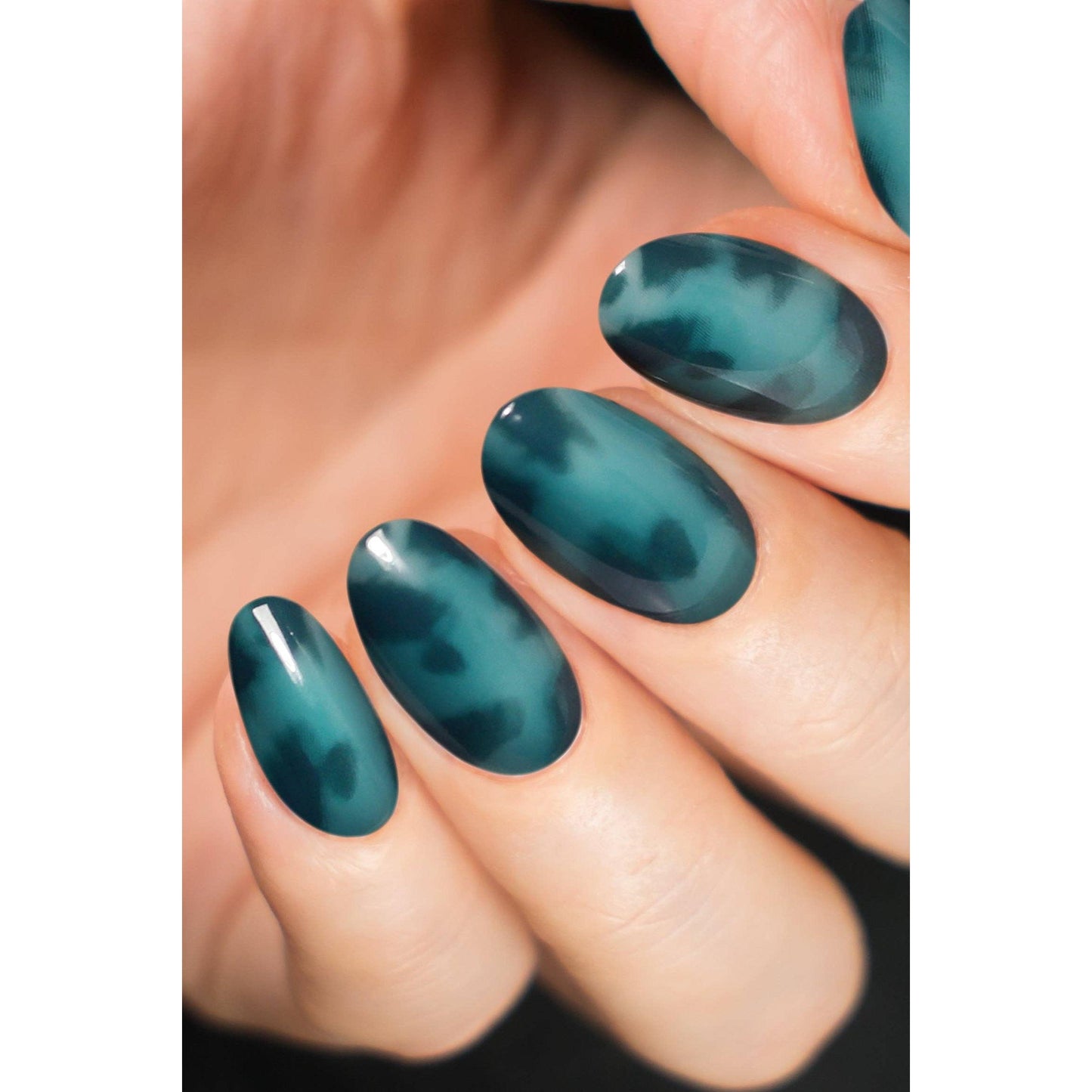 Emerald Amber Peacock Green Press-On Nails | Glossy Reusable & Non-Toxic