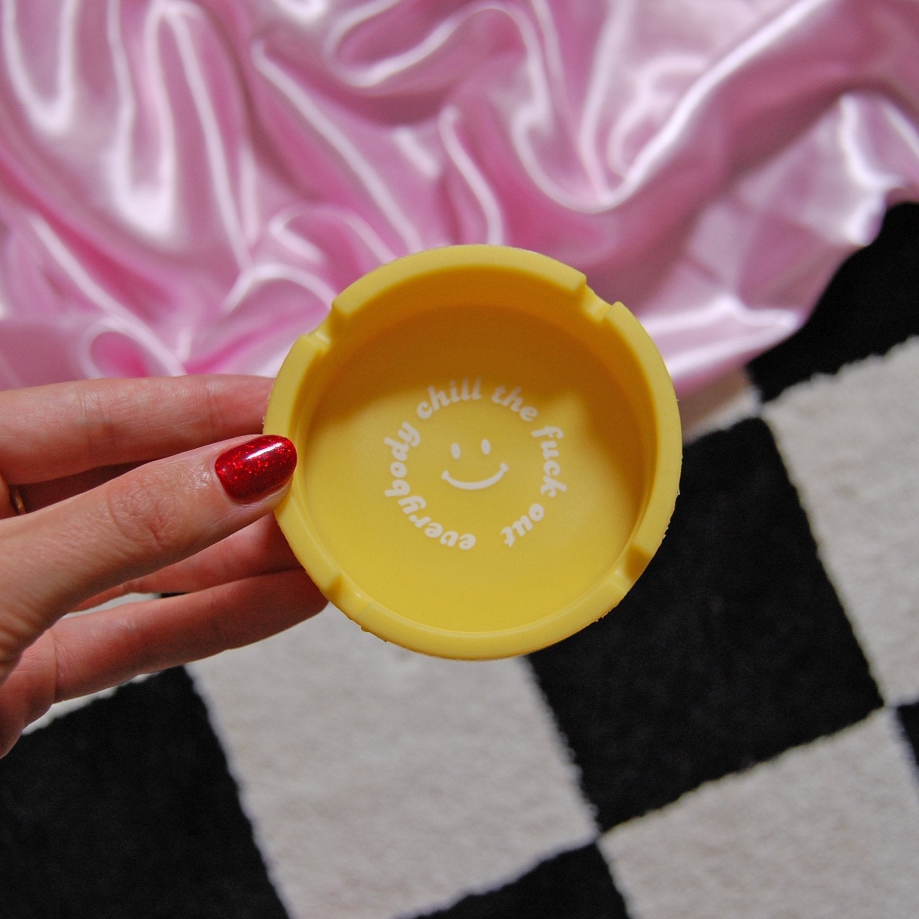 Everybody Chill Ash Tray in Yellow | Unbreakable Silicone Ashtray | Heat Resistant, Easy to Clean