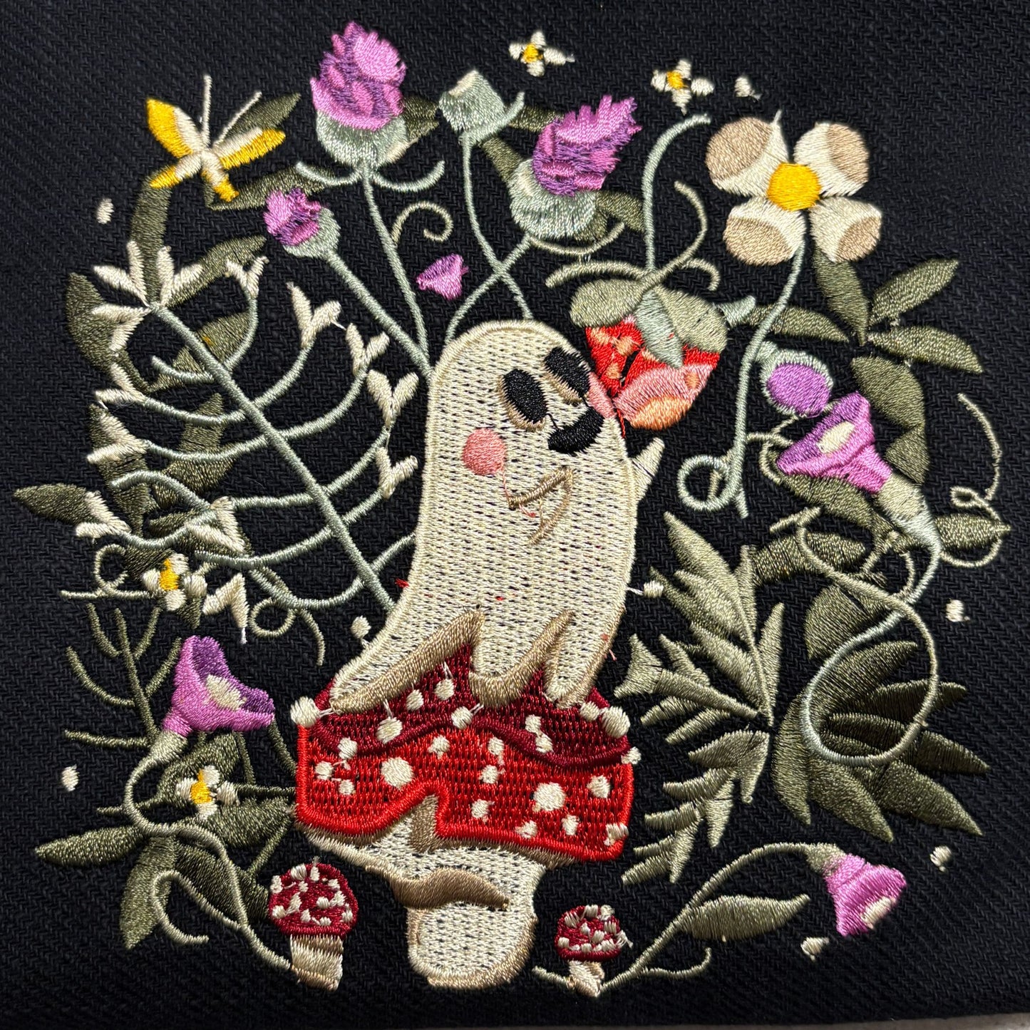 Ghost in Strawberry Field in Linen Blend | Halloween Illustration Handheld Shoulder Bag