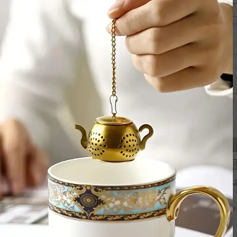 Golden Teapot Shaped Tea Infuser, Tea Drain, Tea Strainer | 1.58" x 1.18"