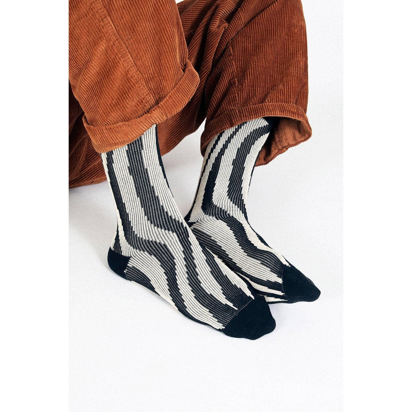 Groove Knit Dress Crew Sock | Men's Black & White Striped Crew Socks | Size 9–12