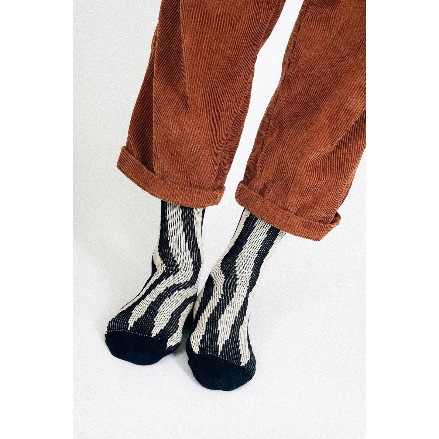 Groove Knit Dress Crew Sock | Men's Black & White Striped Crew Socks | Size 9–12