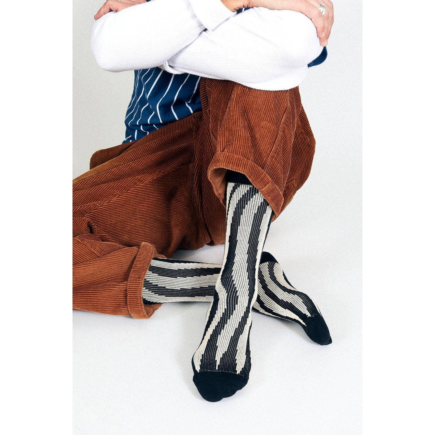 Groove Knit Dress Crew Sock | Men's Black & White Striped Crew Socks | Size 9–12