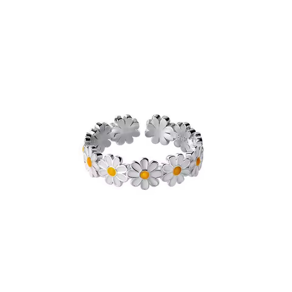 Hippie Dippie Adjustable Daisy Ring