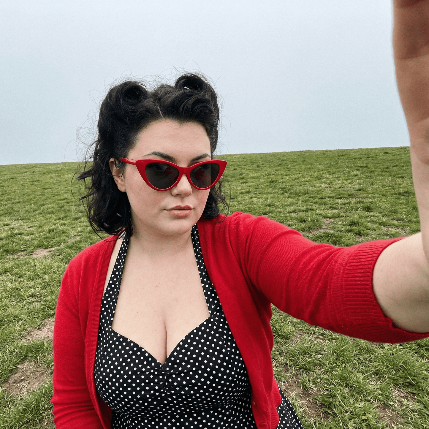 Hot Tip Vintage Pointed Cat Eye Sunglasses