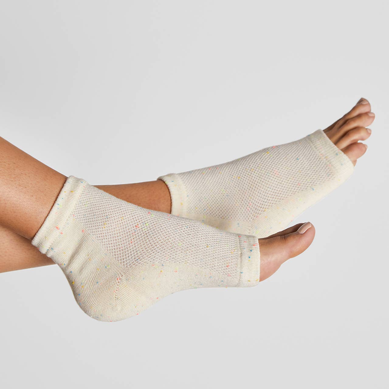 Moisturizing Heel Socks in Cream Confetti | For Dry Cracked Feet