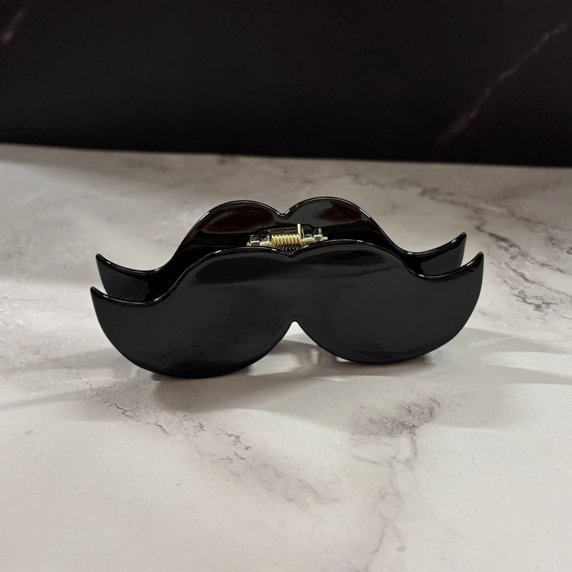 Velvet Claws Mr. Mustache Hair Claw