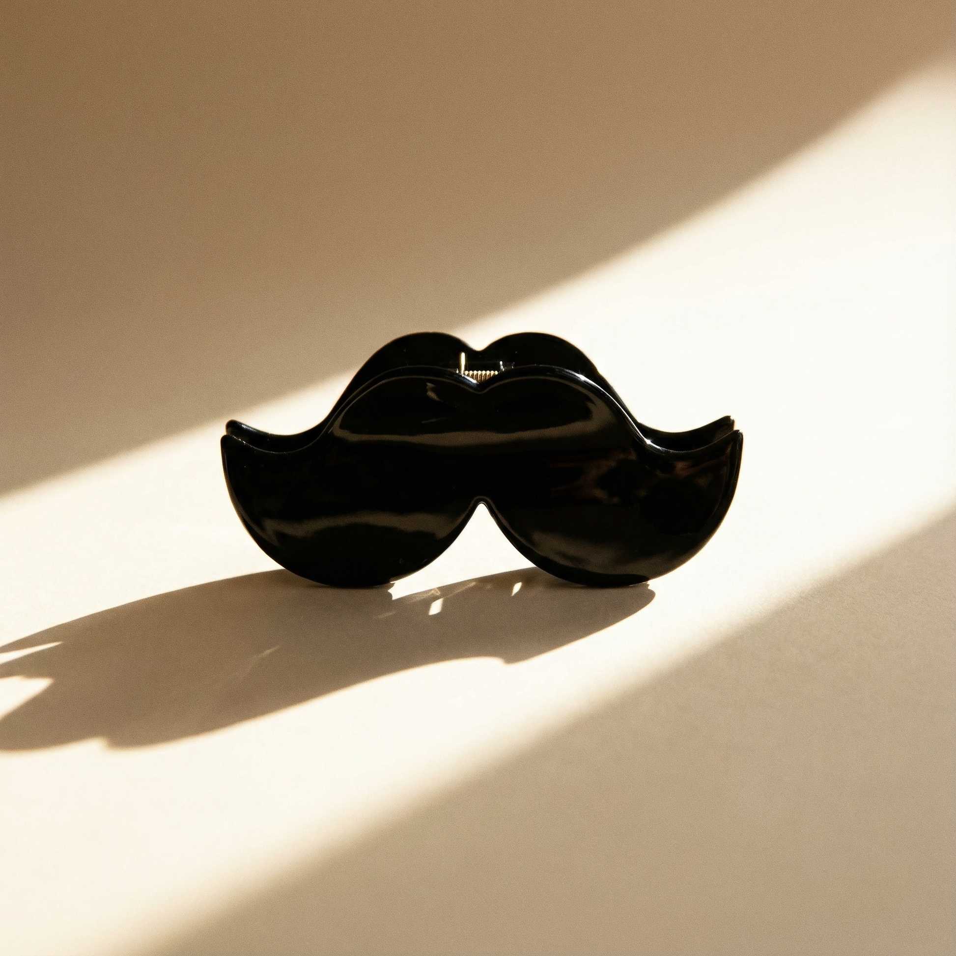 Velvet Claws Mr. Mustache Hair Claw