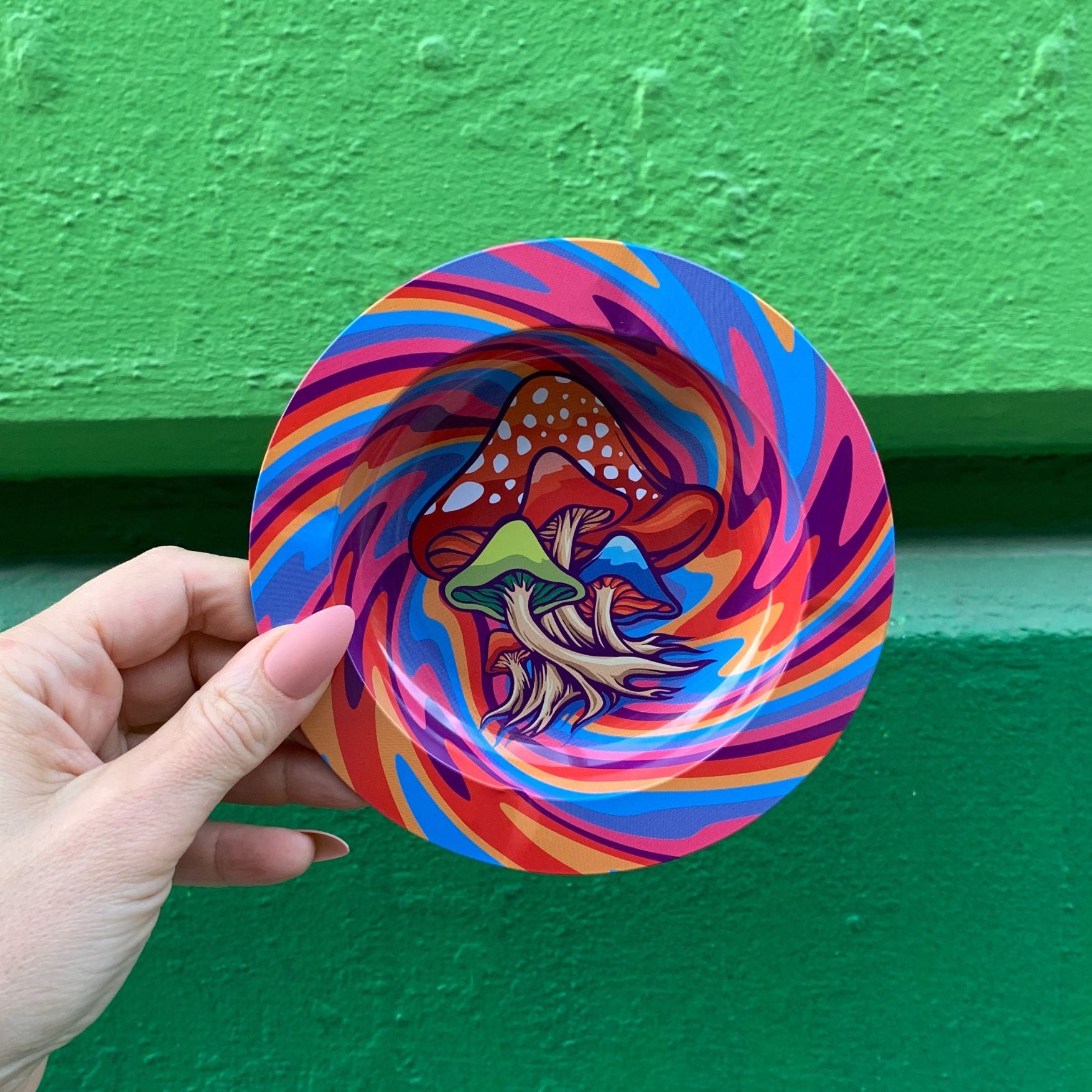 Mushroom Swirl Tin Ashtray | Round Lightweight Ashbin | 5.5"