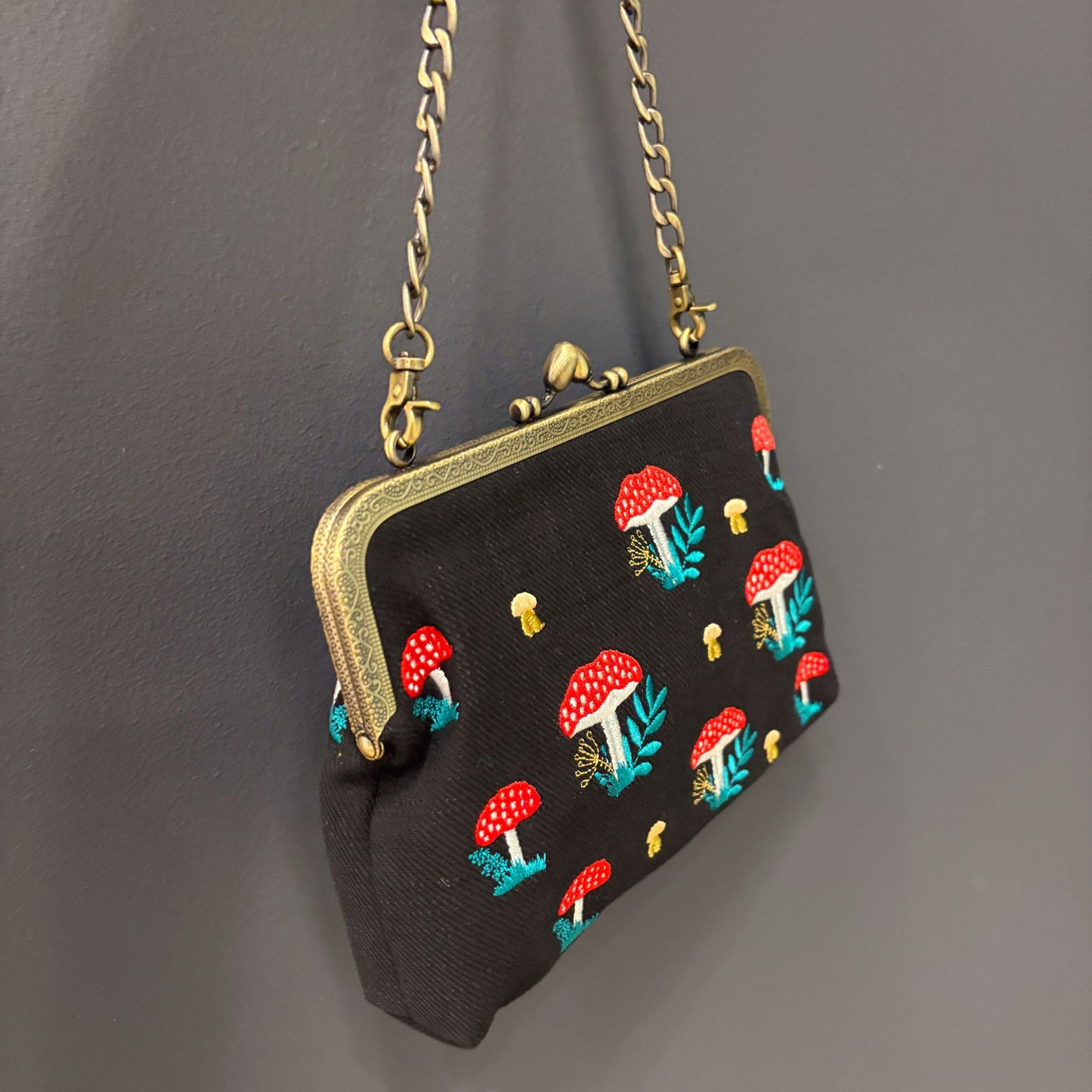 Mushrooms Kisslock Bag | Vintage Mushroom Purse with Detachable Straps in Black