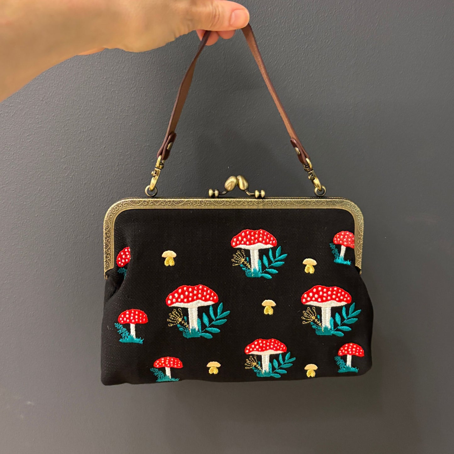 Mushrooms Kisslock Bag | Vintage Mushroom Purse with Detachable Straps in Black