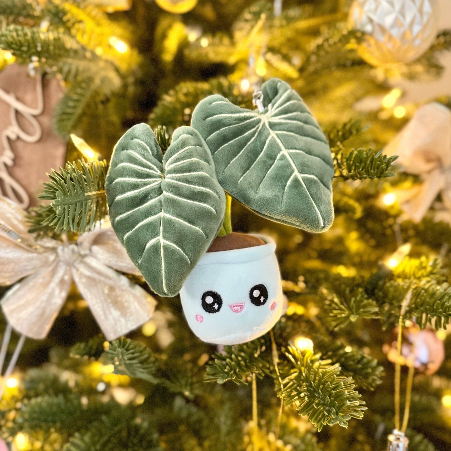 Philodendron Gloriosum Plush Keychain | 5″ Rare Houseplant Bag Charm