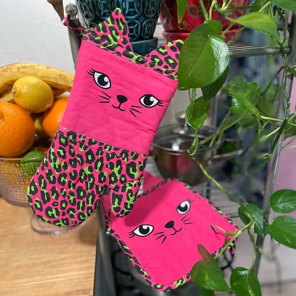 Pink Leopard Kitchen Set | Cat Themed Oven Mitt and Pot Holder in Hot Pink Leopard Print