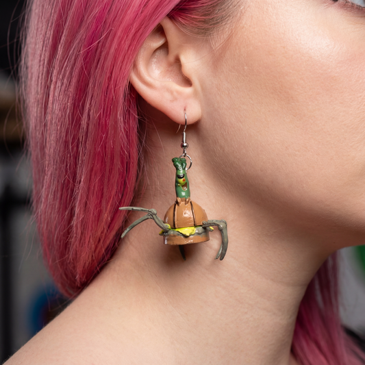 Plankton Stealing the Krabby Patty Earrings | Funny Spongebob Squarepants