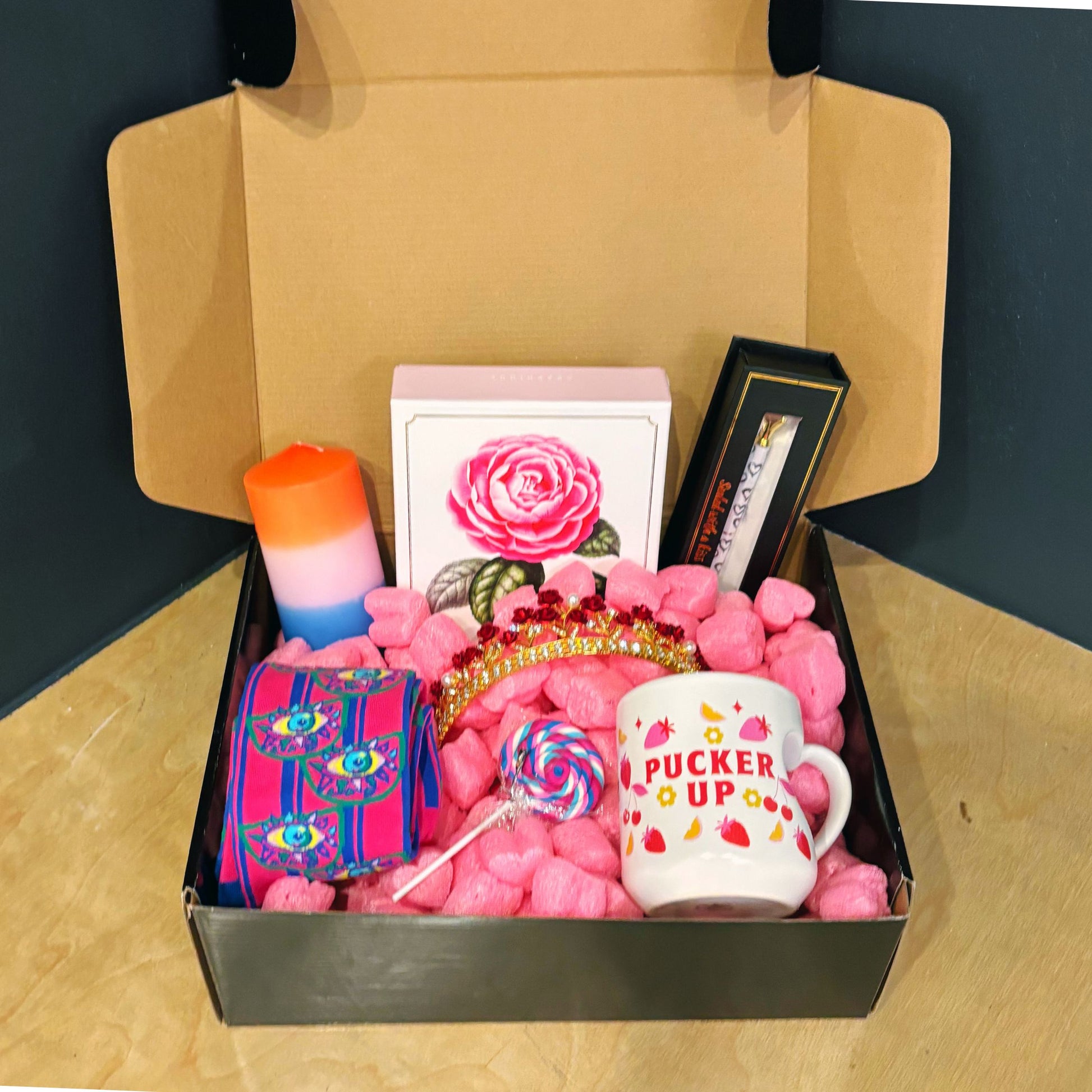 Pucker Up Mug Deluxe Valentine’s Gift Box