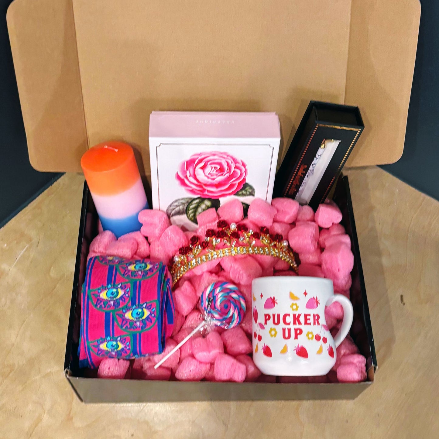 Pucker Up Mug Deluxe Valentine’s Gift Box