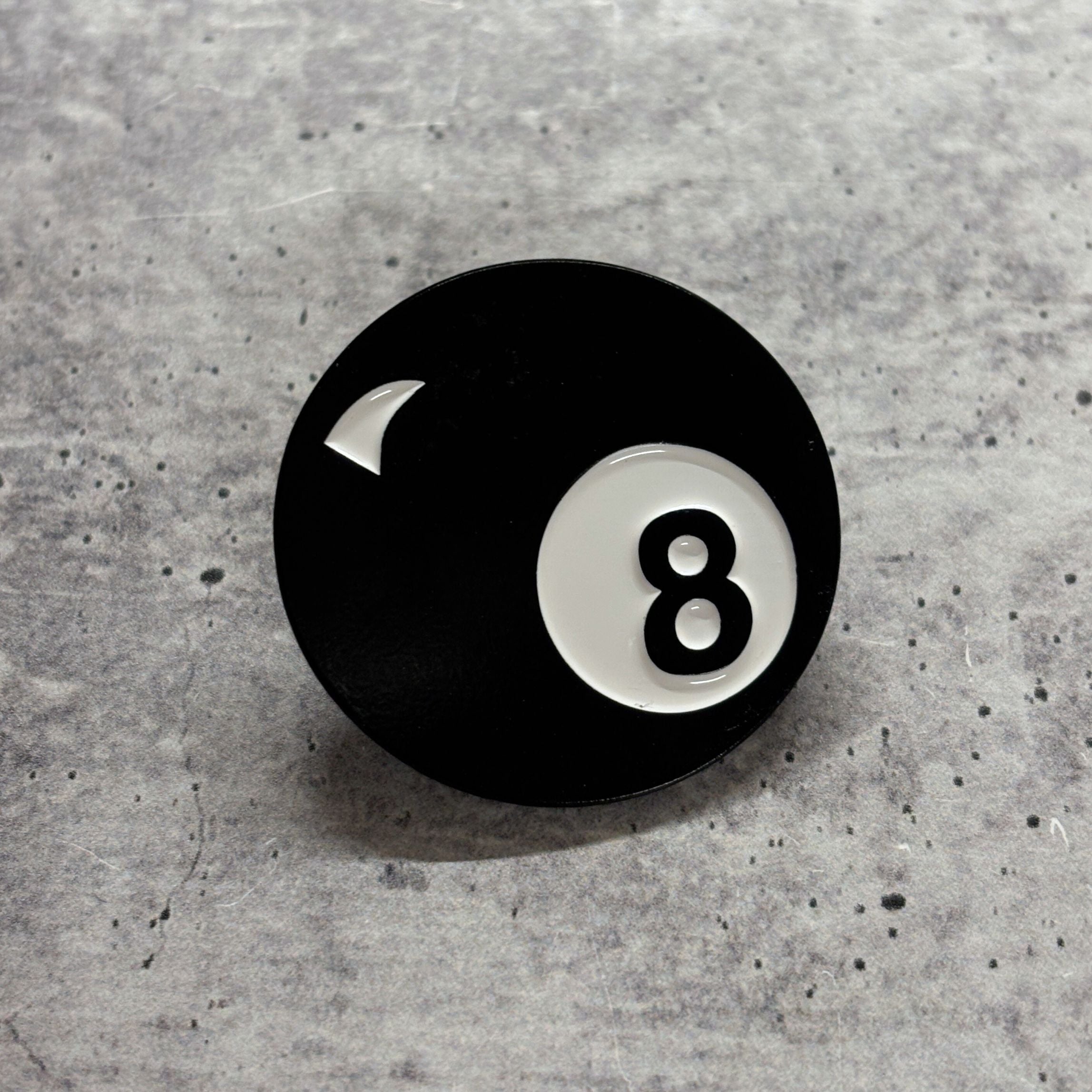 Retro 8 Ball Pin 1.4