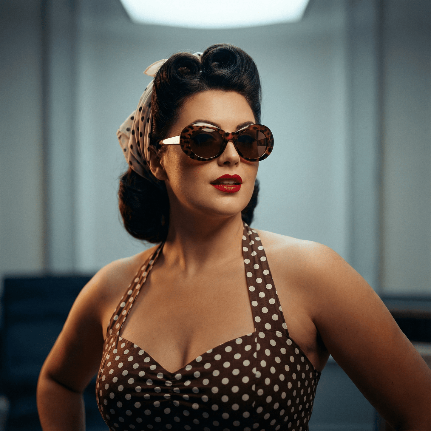 Retro 90’s Round Oval Clout Sunglasses | Vintage Gradient Lens Shades in Tortoise & Red | UV400 Protection