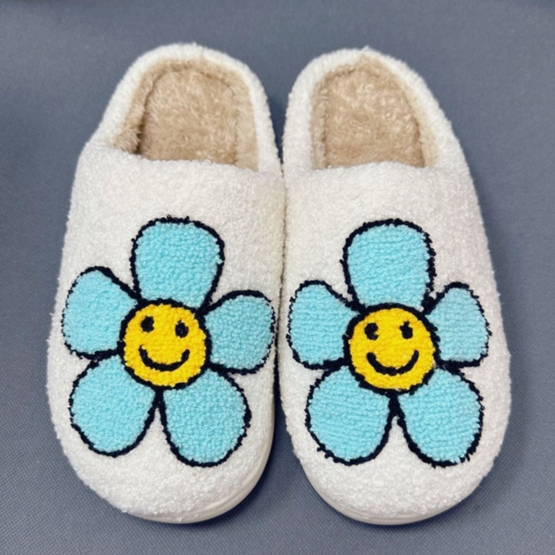 [SIZE SMALL REMAINING] Groovy Flower Face Plush Cozy Women's Slippers | Giftable Slip-On Mules House Shoes