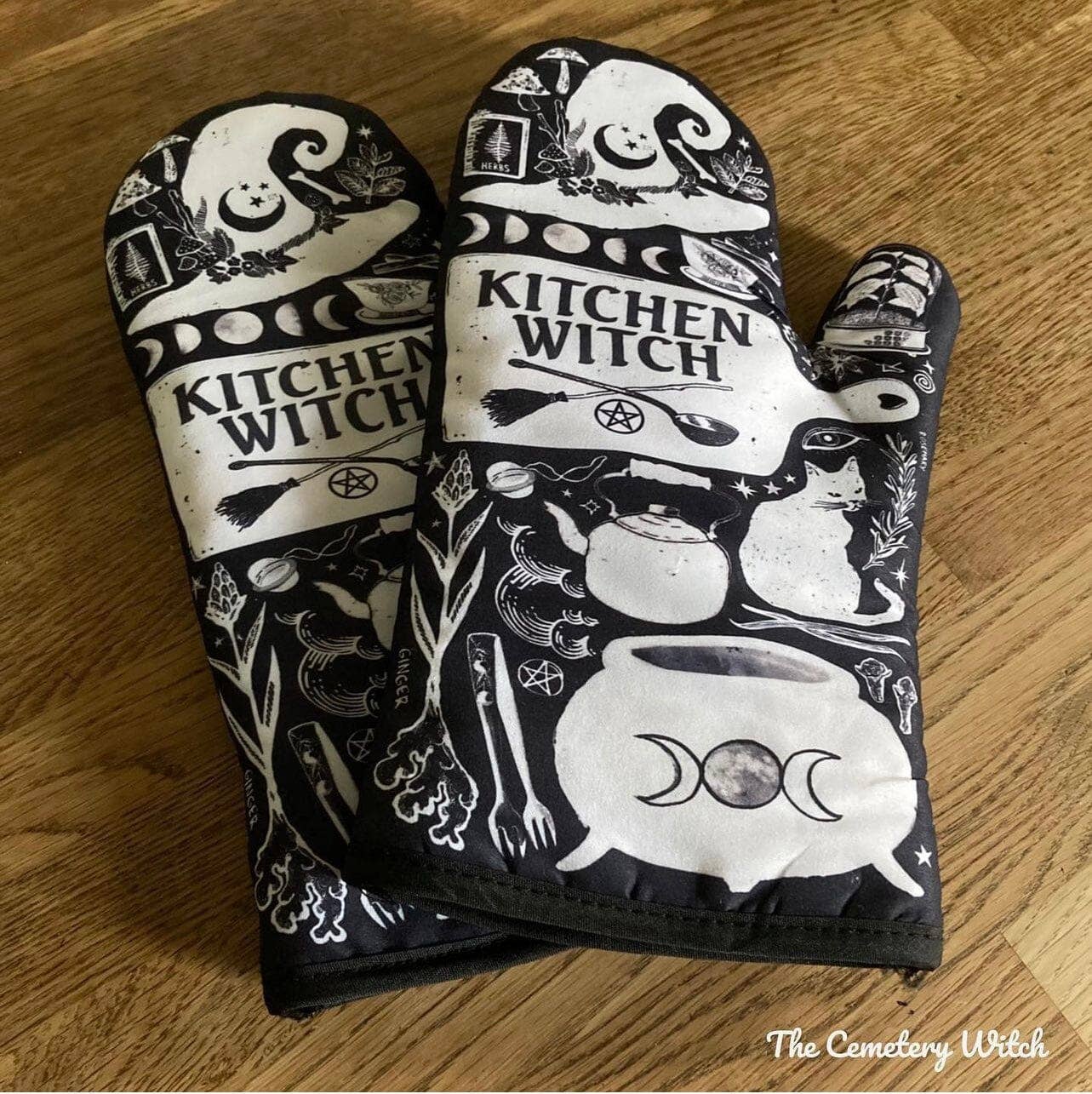 Set of 2 Kitchen Witch Oven Mitt | Pair of Pot Holder | Pot Holders Hanging Oven Gloves Set