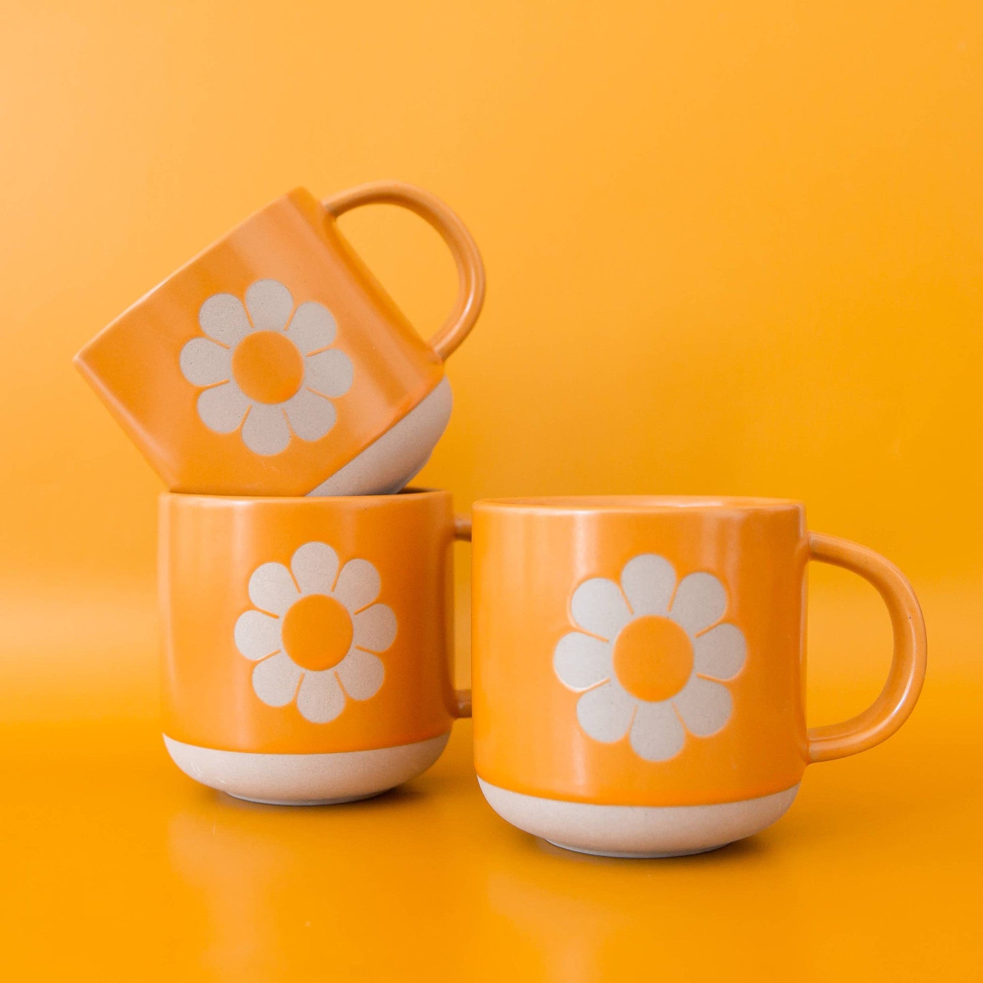 Set of 4 Retro Flower Ceramic Mug | Groovy '70s Themed Floral Mug in Sunshine Orange-Yellow